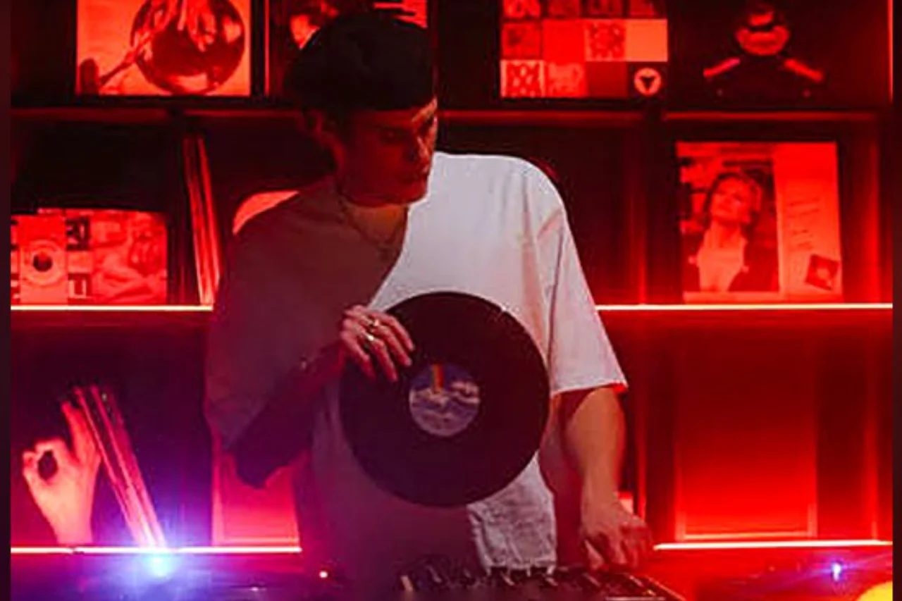 Luca Pedrini performing
